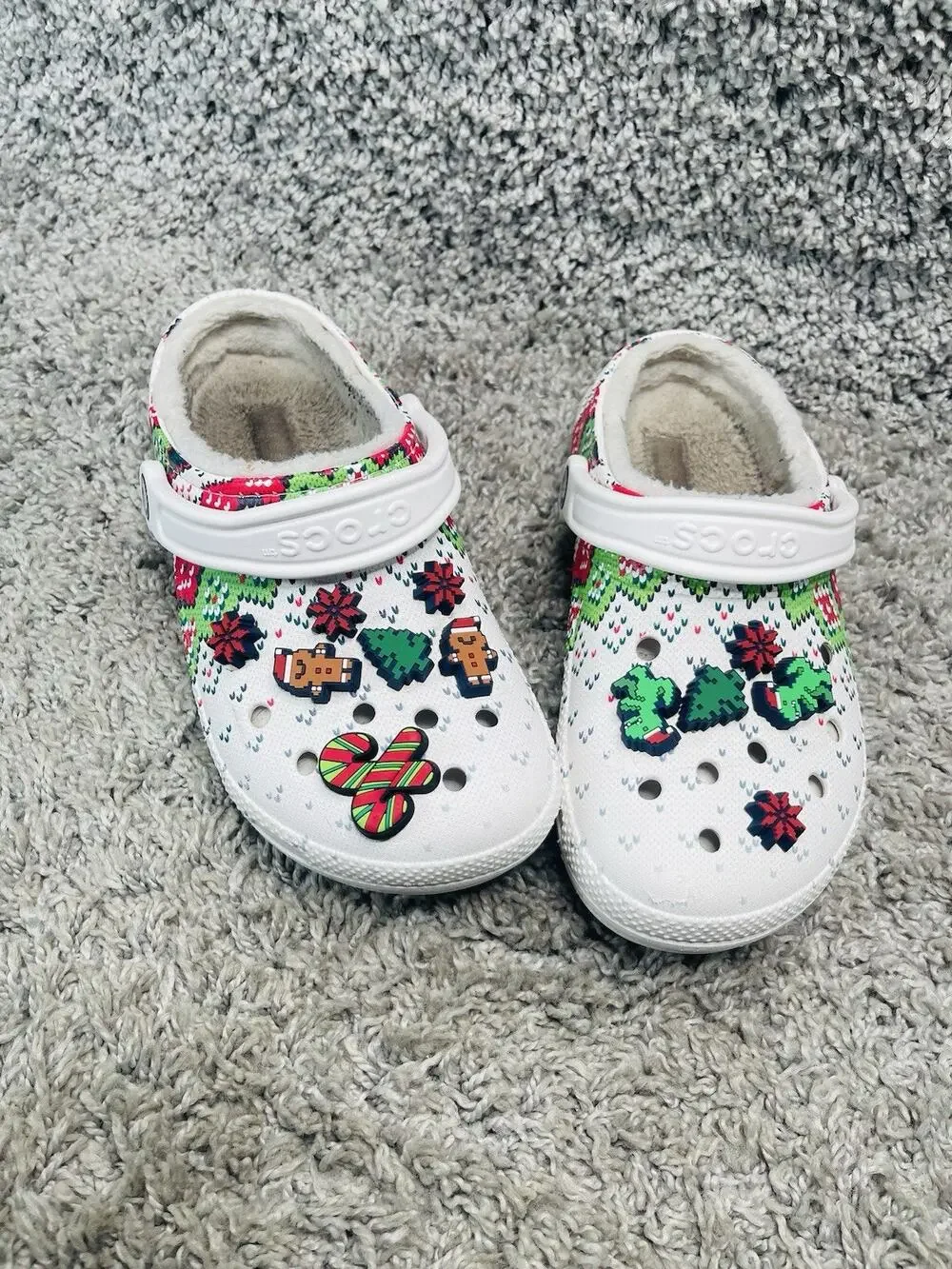 Crocs Classic Lined Holiday Christmas Charm Clogs Womens Size 7 Men Size 5